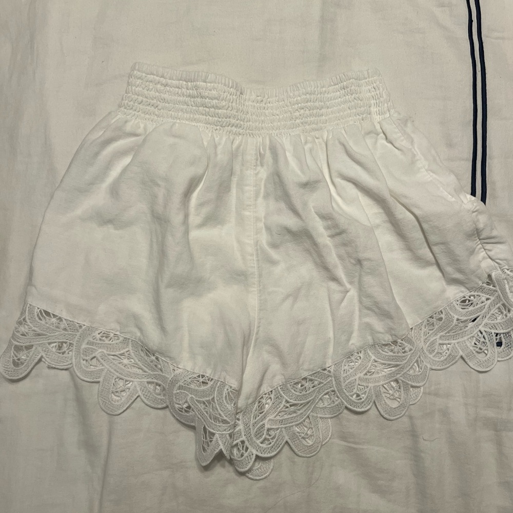 AE Flowy White Shorts with Lace